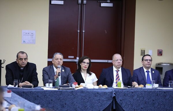 Realizan mesa de seguridad y paz en León; llaman a sumar por el bien común