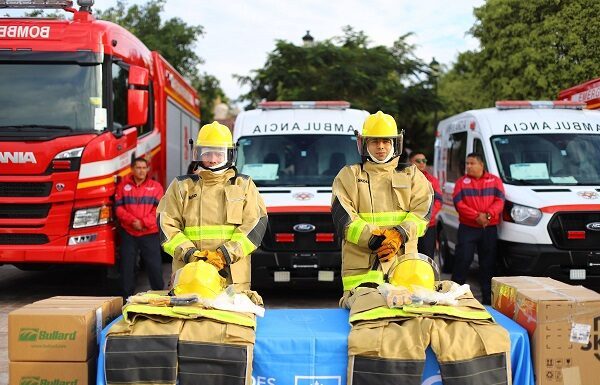 Bomberos de León reciben inversión histórica en beneficio social