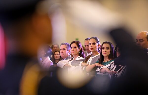 Refrenda Ale Gutiérrez compromiso por vivienda para todas y todos en León