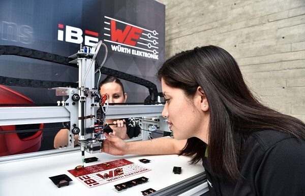 Mujeres guanajuatenses con amplia participación en sector tecnológico