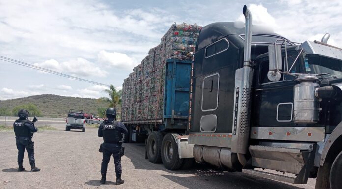Recupera Secretaría de Seguridad tractocamión con carga