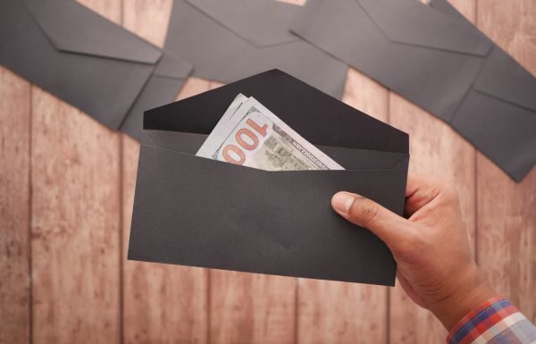 Senado de EU ajusta aranceles a remesas