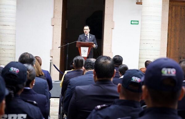 No permitiremos delincuentes con uniforme: Juan Mauro