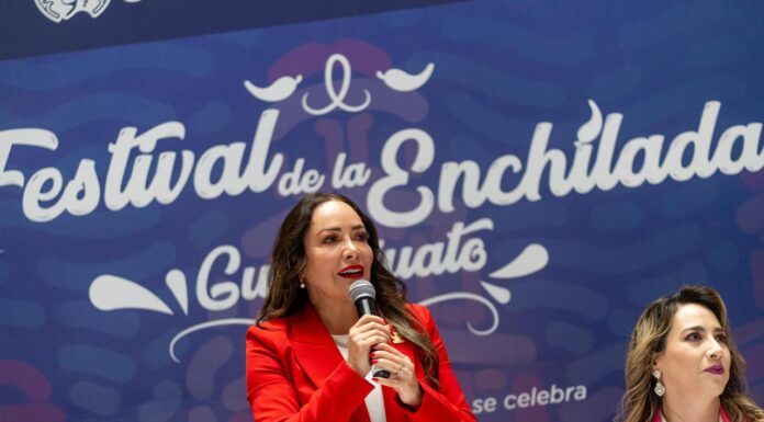 Despide Samantha Smith a Valencia Gallo