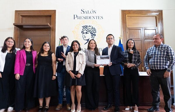 Samantha Smith toma protesta a “Jóvenes que Trascienden”