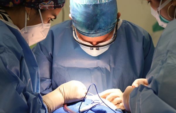 Operan a 100 guanajuatenses de caratartas en HGR de León