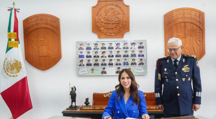 Ofrece Libia Dennise confrencia en el Colegio de la Defensa Nacional