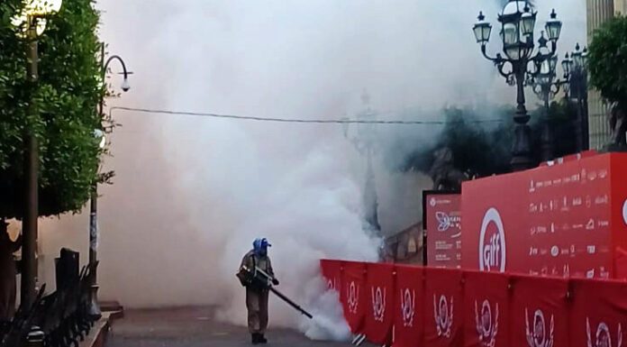 Secretaría de Salud realiza nebulizaciones en espacios de concentración en la capital