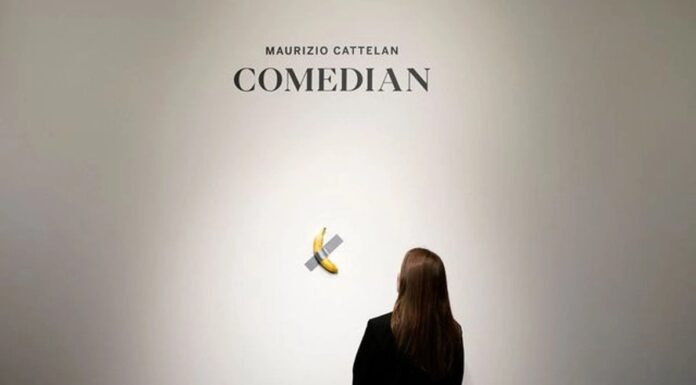 Visitante se “come” la millonaria banana pegada con cinta