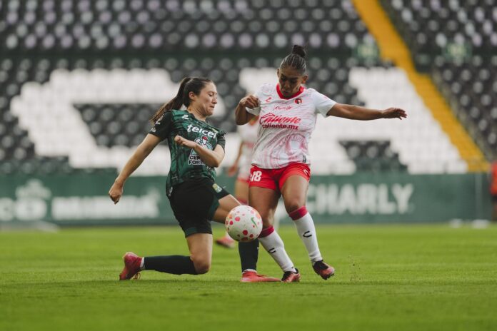 leon femenil