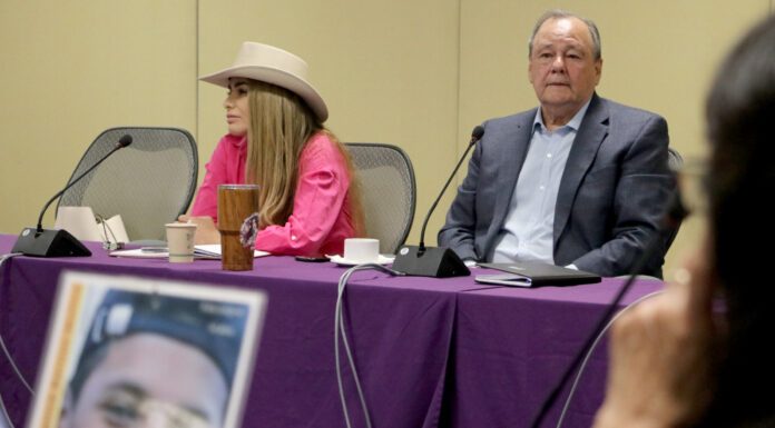 Diputados de Morena se reúnen con colectivos de desaparecidos