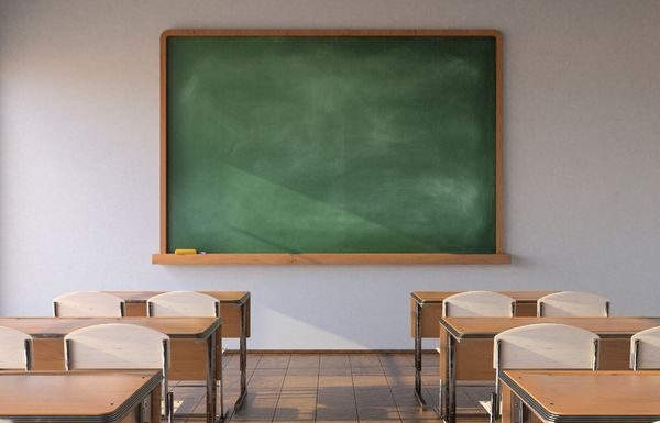 Padres de familia denuncian cobros excesivos en escuelas de León