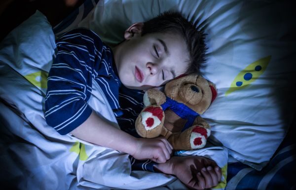 Especialista de la UG subrata importancia de rutina del sueño en regreso a clases