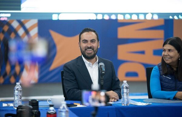 Desconoce Alan Márquez comisión electoral y reprocha “desastre” en salud