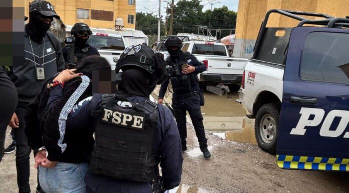 Tras operativo, detienen a dos personas; aseguran droga y dinero