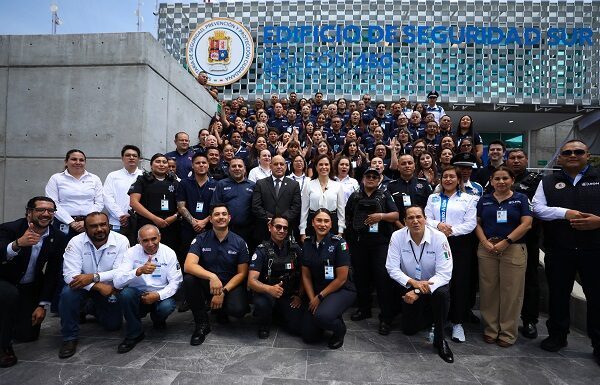 Entrega Ale Gutiérrez Edificio de Seguridad León 450 a la ciudad
