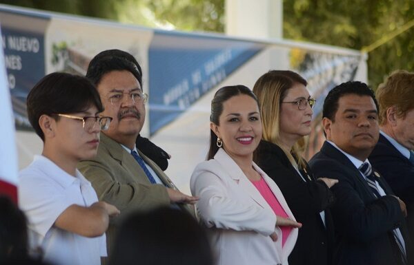 Se suma Melanie Murillo a festejos por medio siglo de Prepa Oficial en Silao