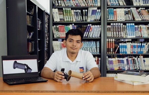 Estudiante del SABES se convierte en orgullo de Guanajuato