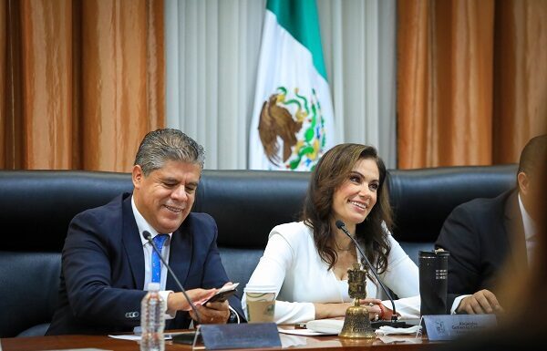 Ayuntamiento de León aprueba Informe de Gobierno de Ale Gutiérrez