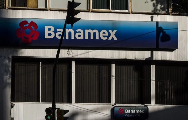 Empresario mexicano compra un cuarto de acciones de Banamex