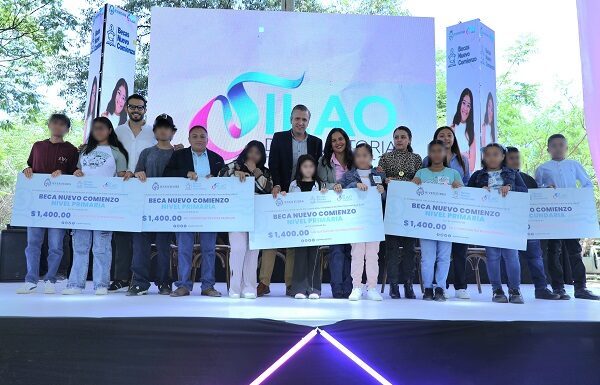 Becas Nuevo Comienzo benefician a estudiantes de Silao
