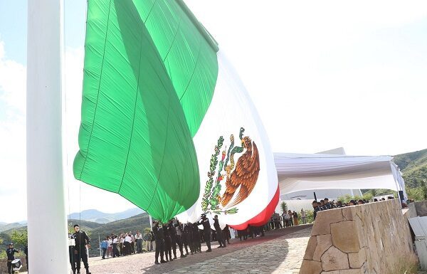 Poder Legislativo de Guanajuato celebra con acto cívico 215 años de Independencia