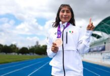 Luz Rocha es recibida como orgullo leonés