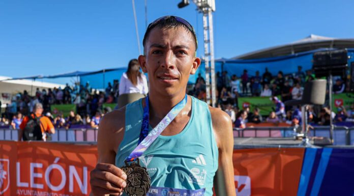Rubén Chávez es bicampeón del Maratón León Valladolid 2025