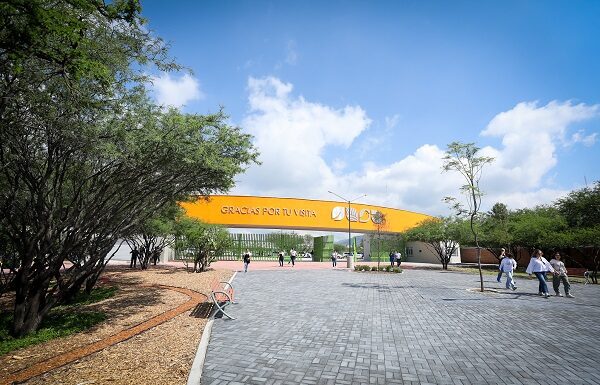 Ale Gutiérrez va por un León más Verde; entrega extensión del Metropolitano