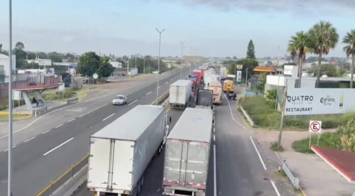 Ante posibles cierres carreteros este lunes, mantente informado