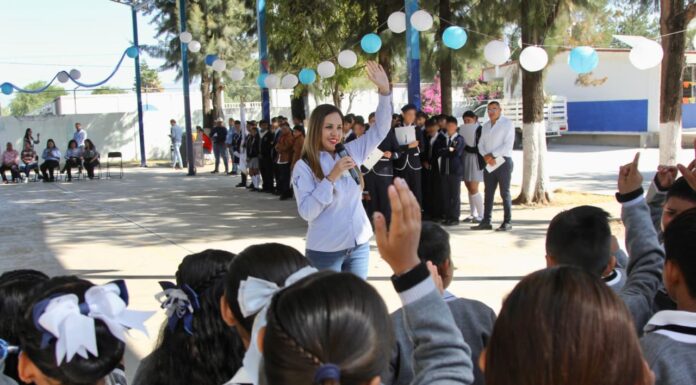 Tiene Melanie Murillo Compromiso al 100 con sector educativo de Silao