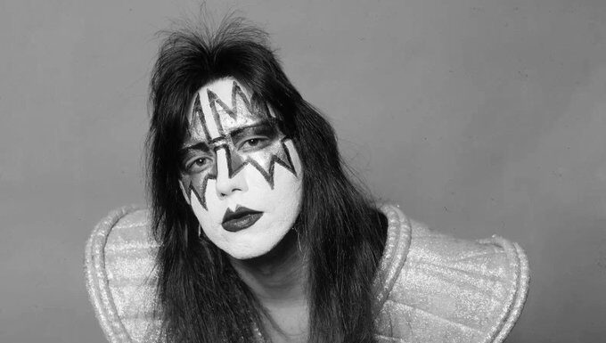 Fallece Ace Frehley, guitarrista fundado de Kiss