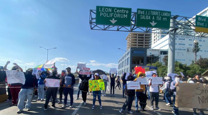 Suben tono de protesta alumnos del ITL que exigen destitución de directora