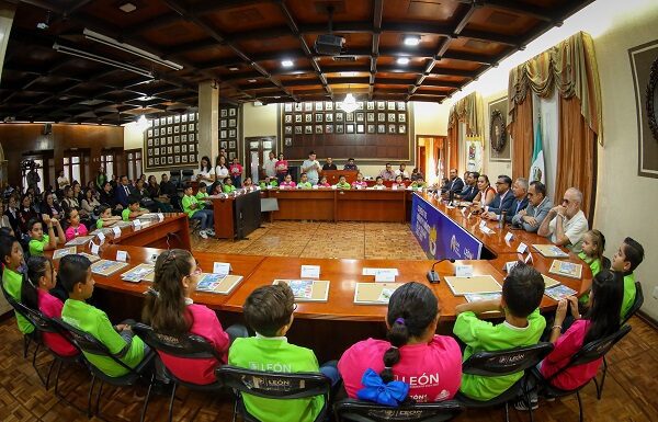 León escucha la voz de sus infancias con visión a futuro: Ale Gutiérrez