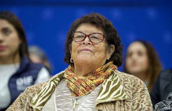 Entrega DIF estatal 9 mil lentes para adultos mayores en la entidad