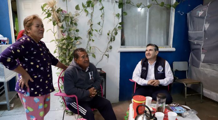 Director del DIF Estatal se reúne con vecinos de Romita