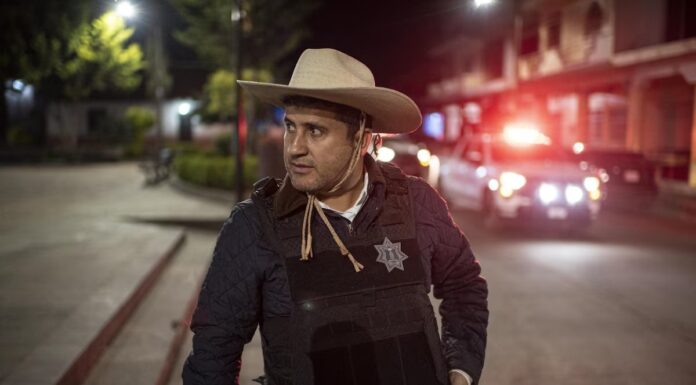 Asesinan a alcalde de Uruapan, Carlos Manzo, en evento público