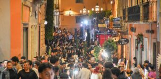 Inaugura Samantha Smith una edición más de Catando México