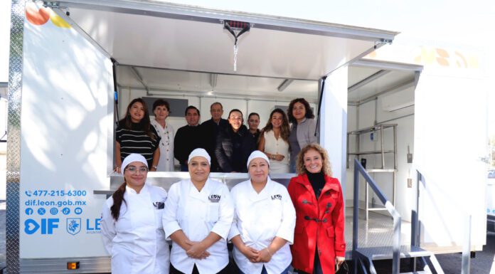 Recibe León cámara de refigeración; beneficiará a comedores comunitarios