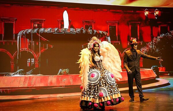 León celebra a la vida con tradicional homenaje a la muerte (Fotogalería)