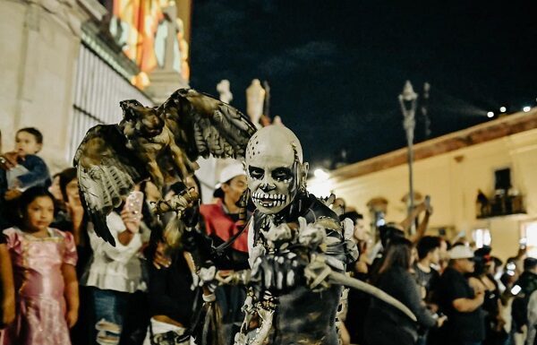 Vive la Capital con desfile por Día de Muertos