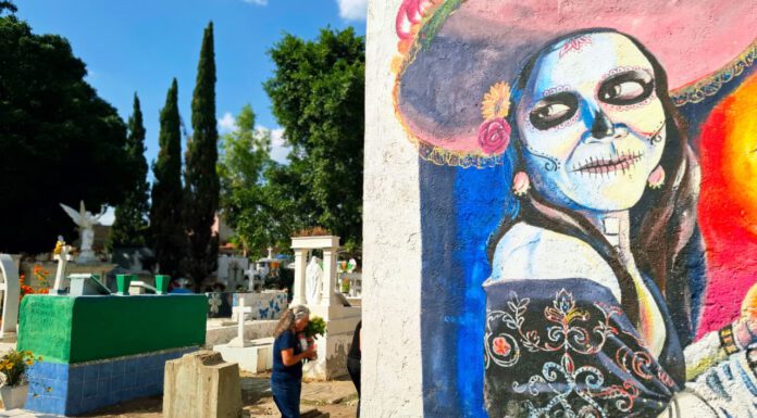 De manera ordenada se relizó la visita a panteones de Silao