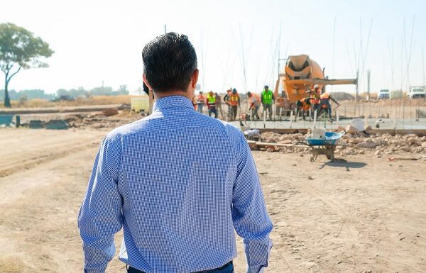 Supervisa Toño Marún primera etapa de panteón Santa Cecilia