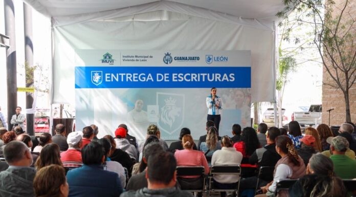 Entregan más de 200 escrituras en León para mejorar la calidad de vida