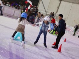 Por primera vez disfrutan familias de Silao de pista de hielo