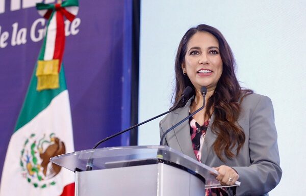 Realiza Libia Dennise encuentro por la honestidad con servidores públicos