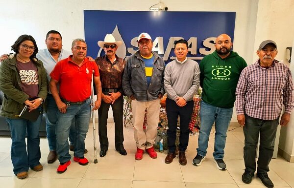 Vecinos y SAPAS instalan mesa de trabajo en Los Rosales