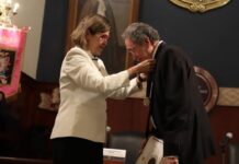 Otorga UG Doctorado Honoris Causa al prestigiado académico Arturo Jiménez