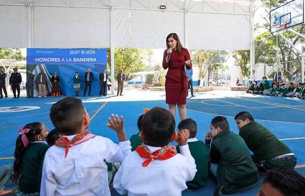 Mejora León infraestructura educativa: Ale Gutiérrez