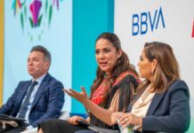 Participa Libia Dennise en foro sobre inversión en turismo en Madrid